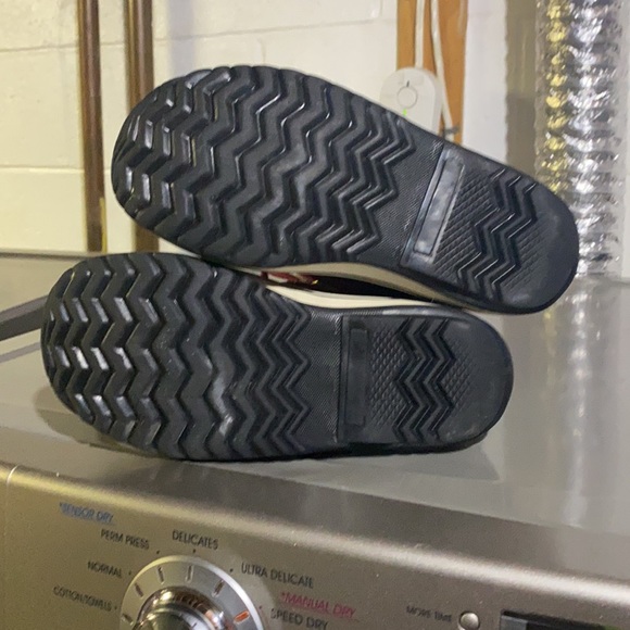 Women’s size 7 Sorel winter boots - Picture 2 of 3